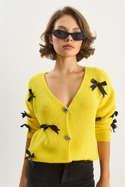 Kadın Fiyonk Aksesuarlı V Yaka Oversize Düğmeli Hırka 60283642 - Sarı