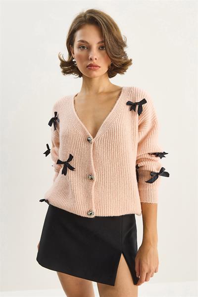 Kadın Fiyonk Aksesuarlı V Yaka Oversize Düğmeli Hırka 60283642 - Soft Pudra