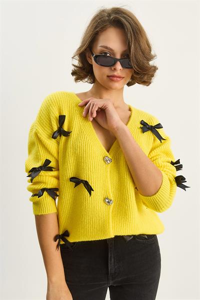 Kadın Fiyonk Aksesuarlı V Yaka Oversize Düğmeli Hırka 60283642 - Sarı