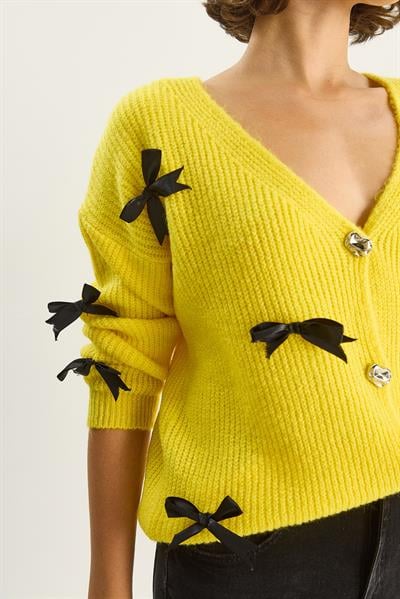 Kadın Fiyonk Aksesuarlı V Yaka Oversize Düğmeli Hırka 60283642 - Sarı