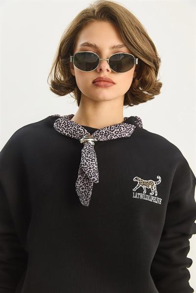 Kadın Fular Detaylı Leopar Nakışlı Üç İplik Şardonlu Oversize Sweatshirt 6917 60283616 - Siyah