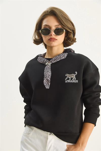 Kadın Fular Detaylı Leopar Nakışlı Üç İplik Şardonlu Oversize Sweatshirt 6917 60283616 - Siyah