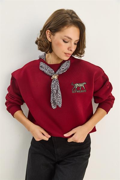 Kadın Fular Detaylı Leopar Nakışlı Üç İplik Şardonlu Oversize Sweatshirt 6917 60283616 - Bordo