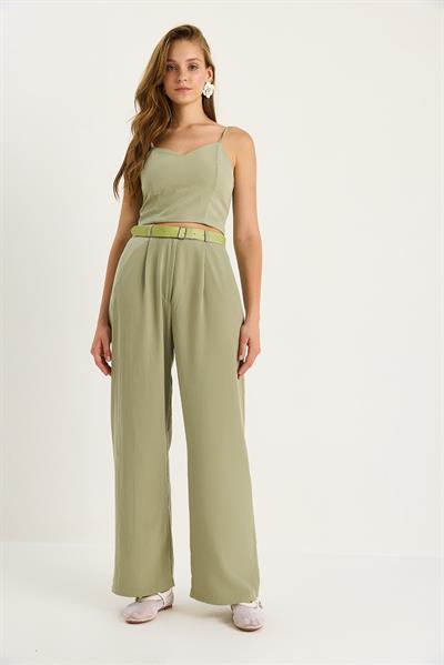 Kadın İnce Askılı Gipe Detaylı Crop Bluz Kemerli Cepli Bol Pantolon Takım 9379 60281104 - Çağla Yeşili