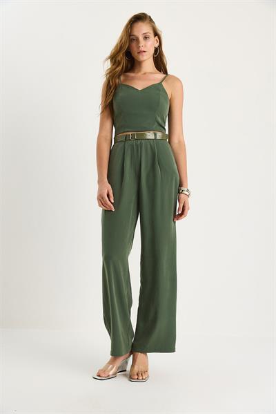 Kadın İnce Askılı Gipe Detaylı Crop Bluz Kemerli Cepli Bol Pantolon Takım 9379 60281104 - Koyu Haki