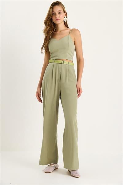 Kadın İnce Askılı Gipe Detaylı Crop Bluz Kemerli Cepli Bol Pantolon Takım 9379 60281104 - Çağla Yeşili