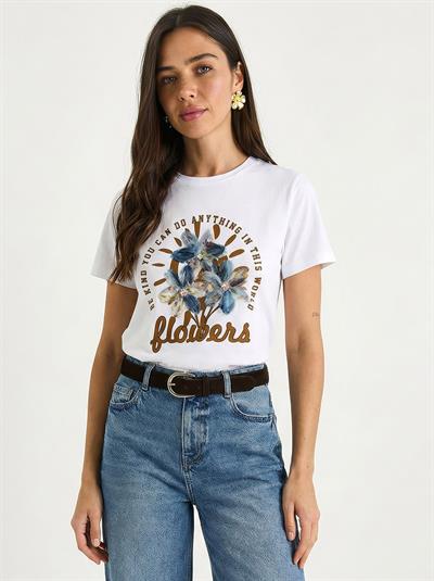 Kadın Kabartma Çiçek Aplikeli Yazı Baskılı Basic T-Shirt 7524 60283951 - Beyaz