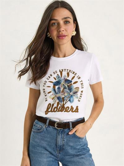 Kadın Kabartma Çiçek Aplikeli Yazı Baskılı Basic T-Shirt 7524 60283951 - Beyaz