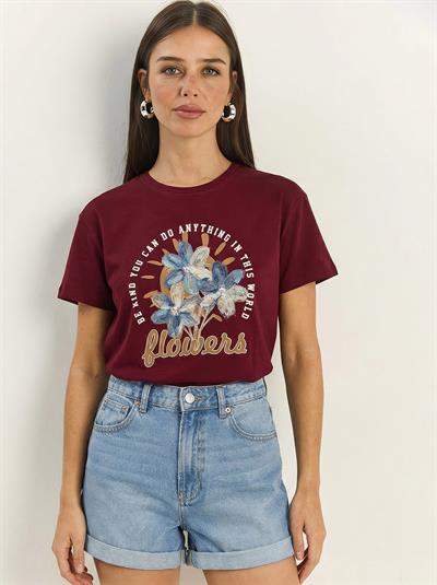Kadın Kabartma Çiçek Aplikeli Yazı Baskılı Basic T-Shirt 7524 60283951 - Bordo