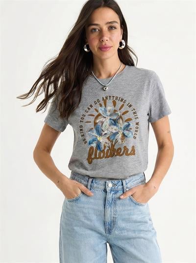 Kadın Kabartma Çiçek Aplikeli Yazı Baskılı Basic T-Shirt 7524 60283951 - Gri