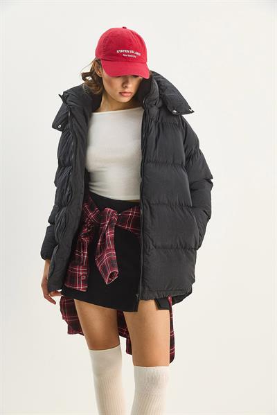 Kadın Kapüşonlu Cep Detaylı Astarlı Oversize Krinkıl Şişme Mont 60283684 - Siyah