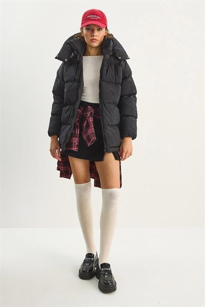 Kadın Kapüşonlu Cep Detaylı Astarlı Oversize Krinkıl Şişme Mont 60283684 - Siyah