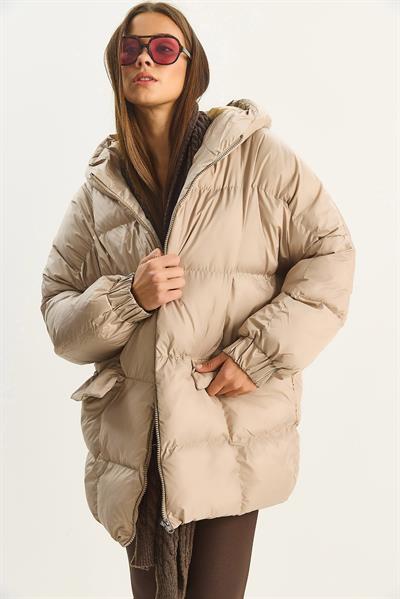 Kadın Kapüşonlu Oversize Yarasa Kol Şişme Mont 60283686 - Bej
