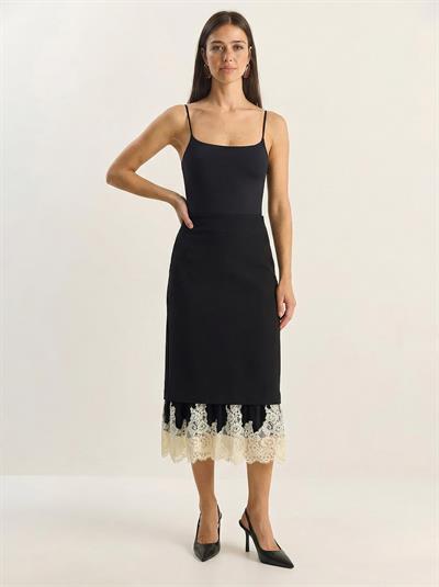 Kadın Katmanlı Dantel Detaylı Astarlı Midi Etek 0936 60283945 - Siyah