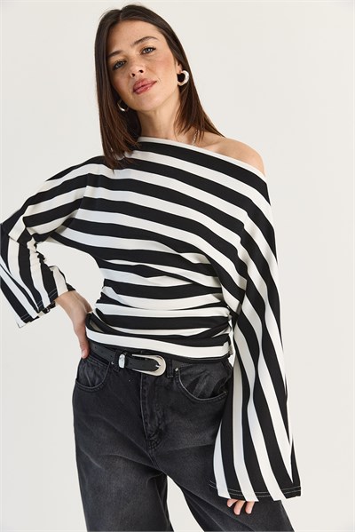 Kadın Kayık Yaka Beli Büzgülü Kalın Çizgiili Drapeli Örme Bluz 6209 60286520 - Siyah
