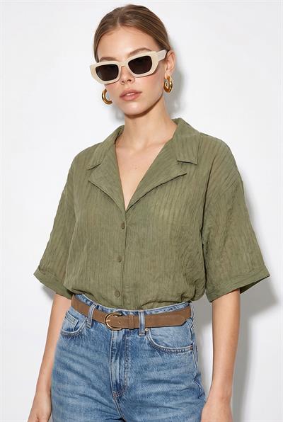 Kadın Kendinden Çizgili Açık Yaka Oversize Kısa Kol Gömlek 60282055 - Fıstık Yeşili