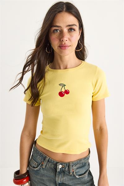 Kadın Kiraz Nakışlı Fitilli Basic Crop T-Shirt 4053 60283400 - Limon Sarısı