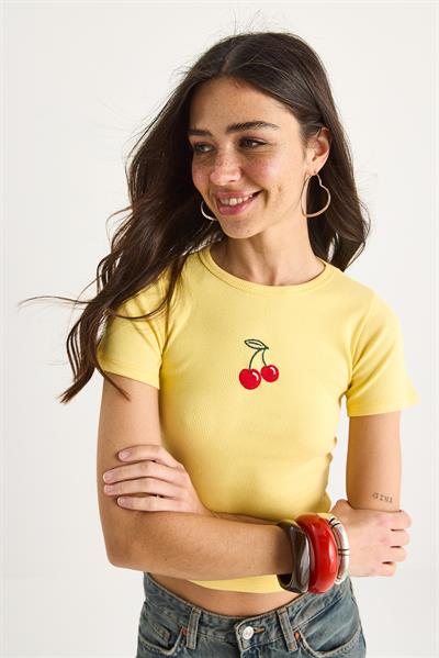 Kadın Kiraz Nakışlı Fitilli Basic Crop T-Shirt 4053 60283400 - Limon Sarısı