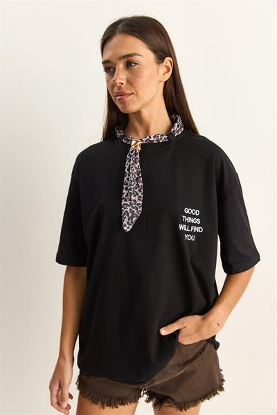 Kadın Leopar Desenli Fular Detaylı Nakışlı Pamuklu Oversize T-Shirt 5298 60283979 - Siyah