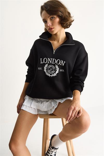 Kadın London İşlemeli Dik Yaka Fermuar Detaylı Şardonlu Oversize Sweatshirt 10003 60283529 - Siyah