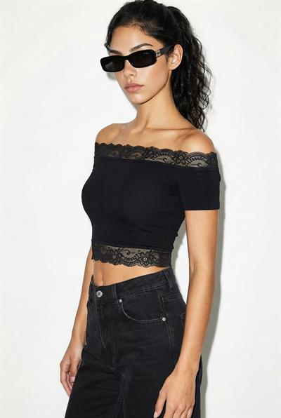Kadın Madonna Yaka Dantel Detaylı Soft Touch Crop Bluz 0992 60286052 - Siyah