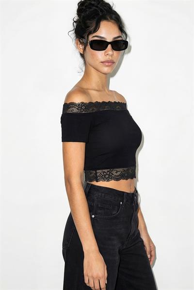 Kadın Madonna Yaka Dantel Detaylı Soft Touch Crop Bluz 0992 60286052 - Siyah