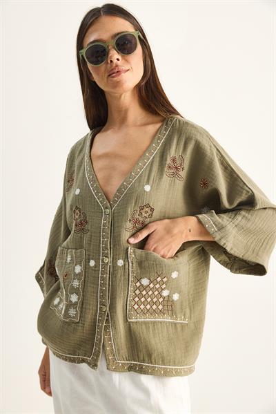 Kadın Nakış İşlemeli Cep Detaylı V Yaka Müslin Gömlek 2231 60286188 - Haki