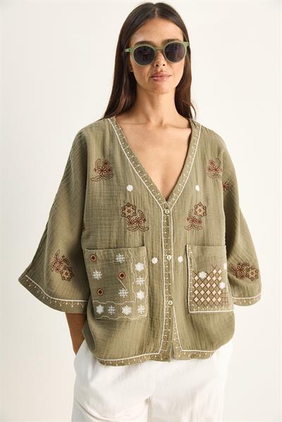 Kadın Nakış İşlemeli Cep Detaylı V Yaka Müslin Gömlek 2231 60286188 - Haki