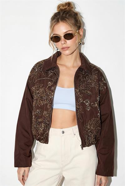 Kadın Nakış ve Pul İşleme Detaylı Astarlı Fermuarlı Crop Bomber Ceket 38194 60286212 - Acı Kahve