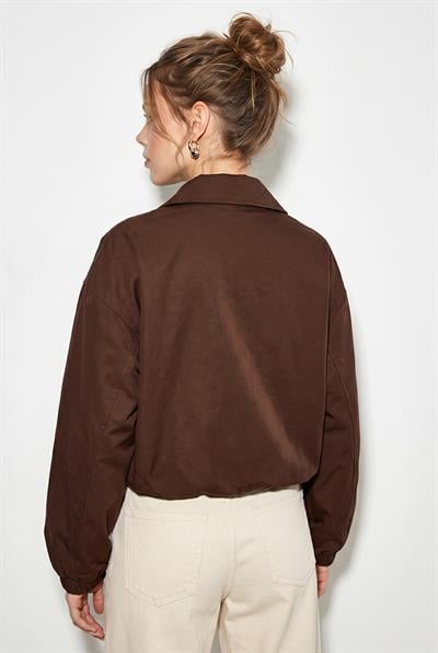 Kadın Nakış ve Pul İşleme Detaylı Astarlı Fermuarlı Crop Bomber Ceket 38194 60286212 - Acı Kahve