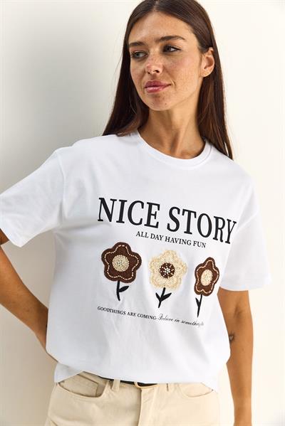 Kadın Nice Story Yazı ve Nakış Detaylı Relaxed Fit T-Shirt 7635 60286116 - Beyaz