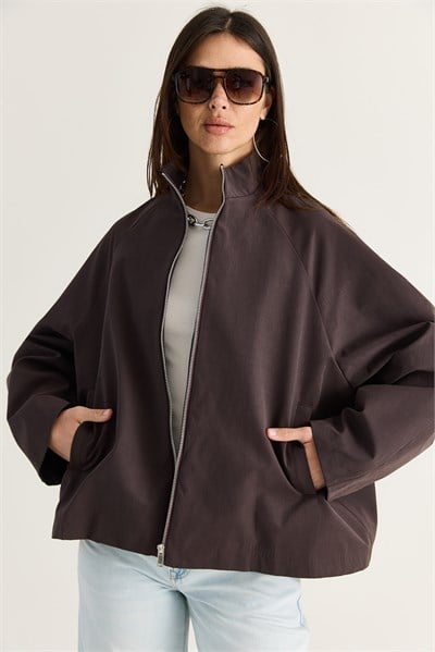 Kadın Oversize Dik Yaka Fermuarlı Reglan Kol A Kesim Kısa Trençkot 2100 60286511 - Acı Kahve DIŞ GİYİM modelleri