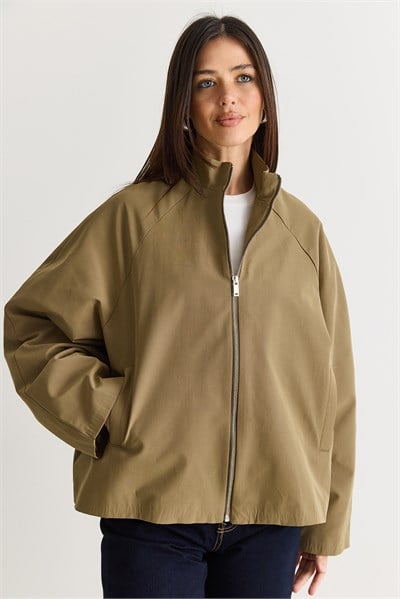 Kadın Oversize Dik Yaka Fermuarlı Reglan Kol A Kesim Kısa Trençkot 2100 60286511 - Haki DIŞ GİYİM modelleri