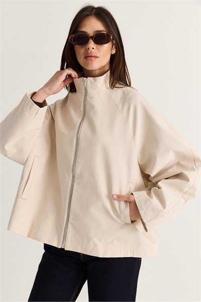 Kadın Oversize Dik Yaka Fermuarlı Reglan Kol A Kesim Kısa Trençkot 2100 60286511 - Bej
