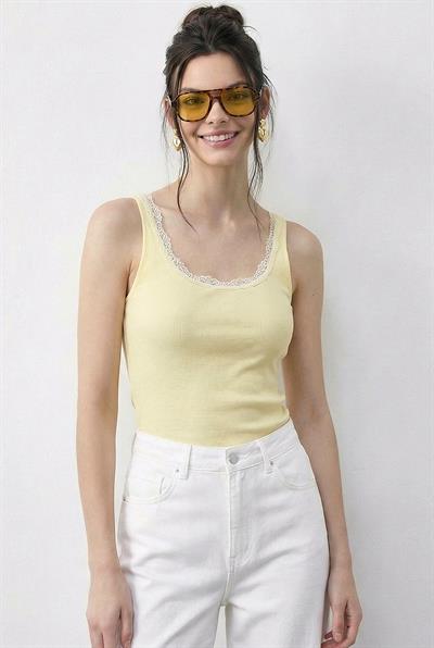 Kadın Pamuklu Slim Fit U Yaka Dantelli Atlet 1053 60286022 - Limon Sarısı