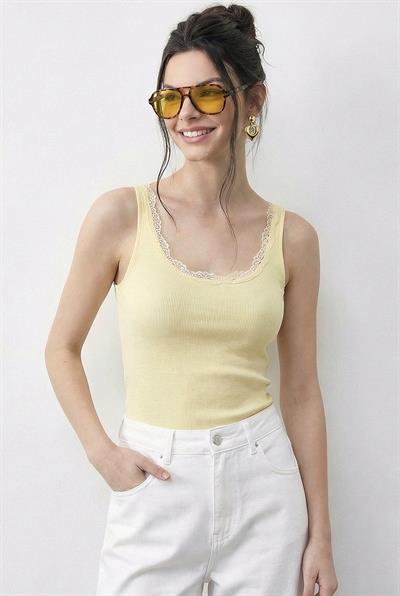 Kadın Pamuklu Slim Fit U Yaka Dantelli Atlet 1053 60286022 - Limon Sarısı