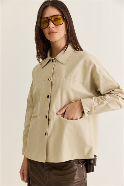 Kadın Paraşüt Kumaş Cep Detaylı Çıtçıtlı Arkası Yırtmaçlı Oversize Gömlek Ceket 7063 60286674 - Bej