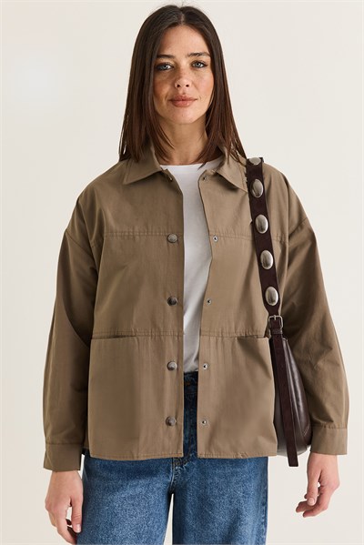 Kadın Paraşüt Kumaş Cep Detaylı Çıtçıtlı Arkası Yırtmaçlı Oversize Gömlek Ceket 7063 60286674 - Haki
