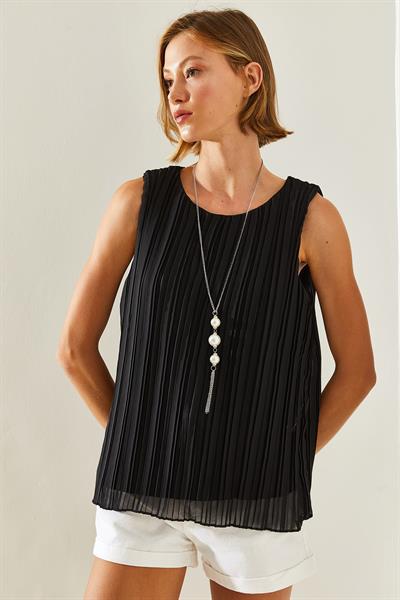 Kadın Piliseli Metal Kolye Aksesuarlı Astarlı Kalın Askılı Bluz 60251273 - Siyah