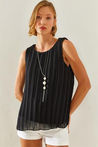 Kadın Piliseli Metal Kolye Aksesuarlı Astarlı Kalın Askılı Bluz 60251273 - Siyah