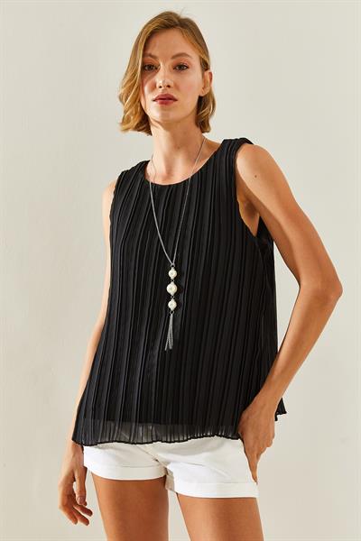 Kadın Piliseli Metal Kolye Aksesuarlı Astarlı Kalın Askılı Bluz 60251273 - Siyah