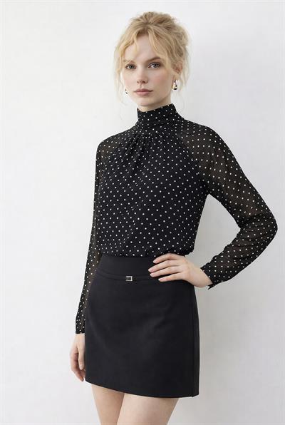 Kadın Puantiyeli Dik Yaka Pelerin Kesim Prenses Kol Astarlı Şifon Bluz 0972 60283966 - Siyah