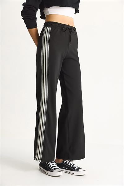 Kadın Rahat Kalıp Yan Şerit Detaylı Lastik Bel Yumuşak Dokulu Eşofman Altı T006 60283544 - Siyah