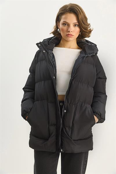 Kadın Regular Fit Kapüşonlu Fermuarlı Astarlı Cepli Şişme Mont 1400 60283685 - Siyah