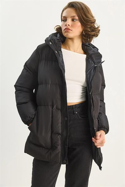 Kadın Regular Fit Kapüşonlu Fermuarlı Astarlı Cepli Şişme Mont 1400 60283685 - Siyah