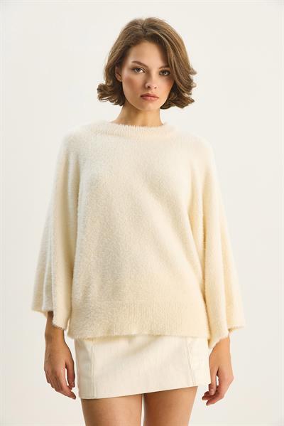 Kadın Sakallı Oversize Yumoş Yarasa Kol Triko Kazak 9036 60283635 - Ekru
