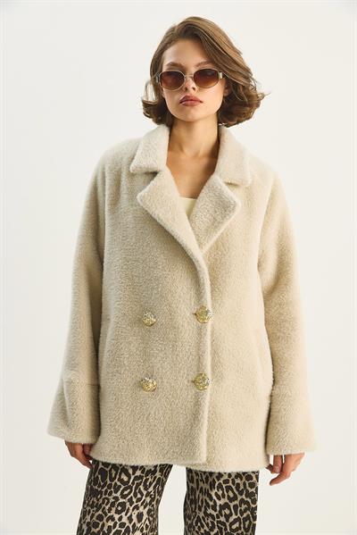 Kadın Şık Düğme Detaylı Cepli Astarlı Oversize Peluş Mont 0306 60283614 - Bej