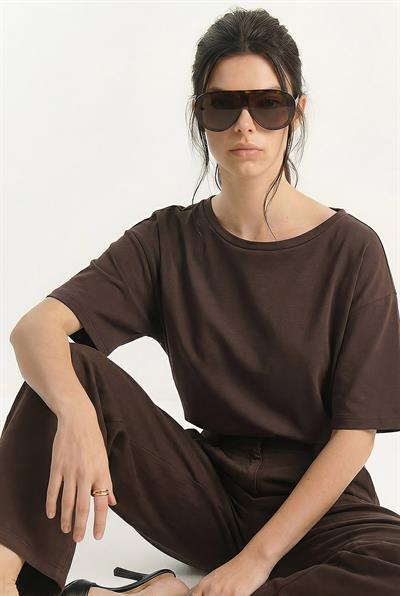 Kadın Sırtı V Dantel Detaylı Scuba Oversize T-Shirt 1050 60283974 - Acı Kahve