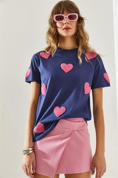 Kadın Süzene Kalp Nakışlı Basic T-Shirt 60251208 - Lacivert