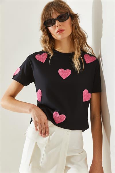 Kadın Süzene Kalp Nakışlı Basic T-Shirt 60251208 - Siyah